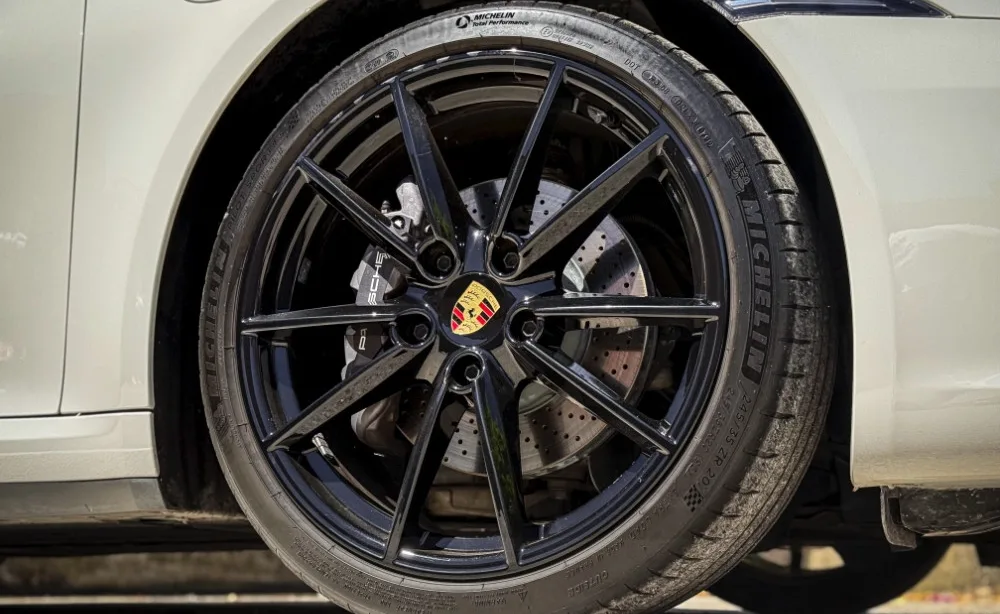 Porsche 911 4 / 4S — detalj